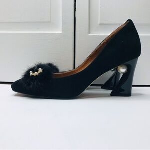 Chic Black Heels with Pearl Detail